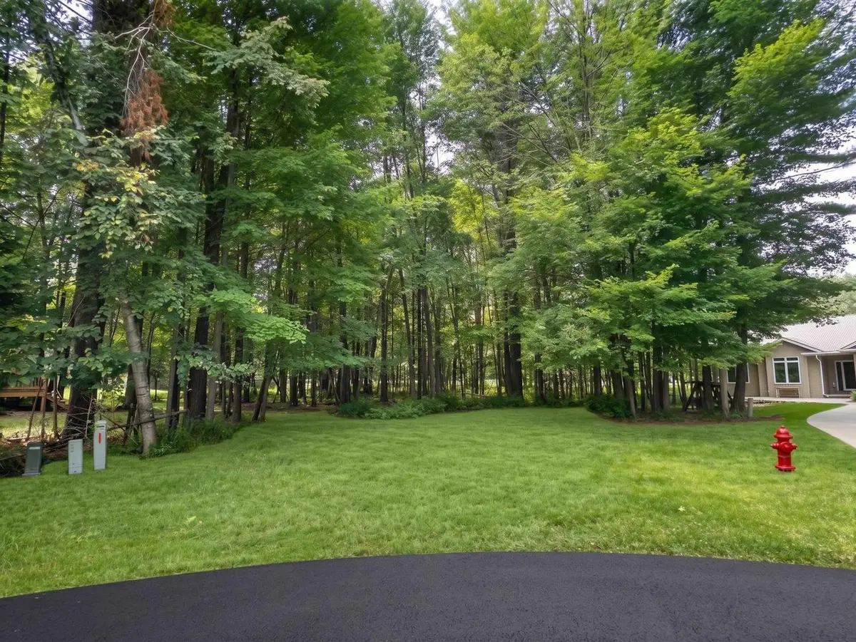 BUSS COURT, Shawano, WI 54166 - #1