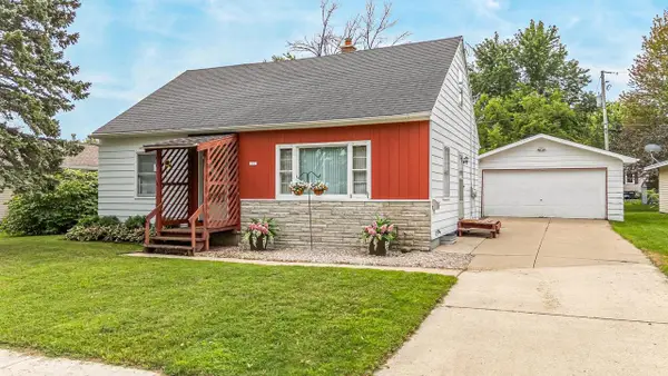 1303 FAUST AVENUE, Oshkosh, WI 54902