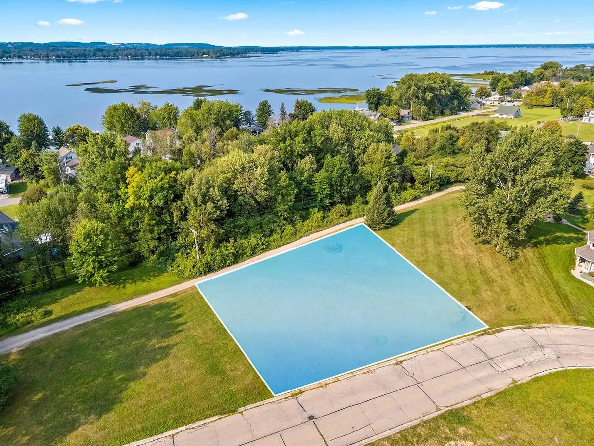 GOLDEN SANDS AVENUE, Cecil, WI 54111 - #1