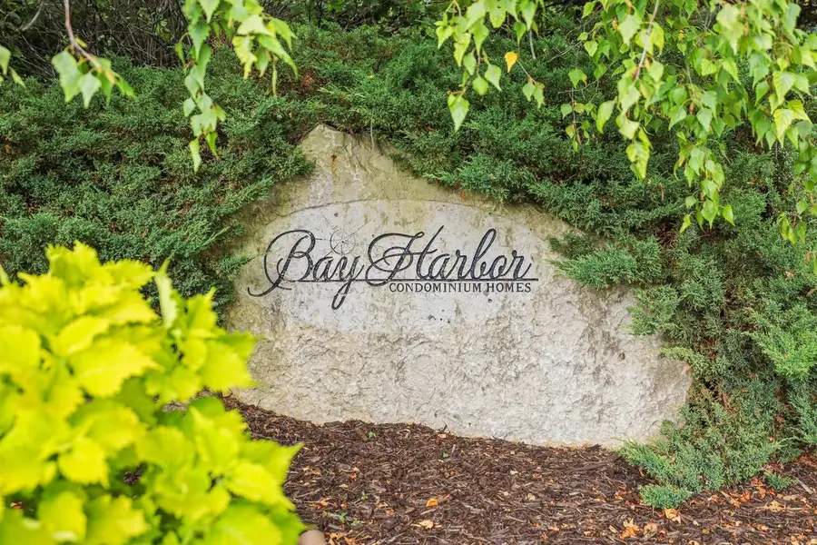 2617 BAY HARBOR CIRCLE, Green Bay, WI 54304 - #2