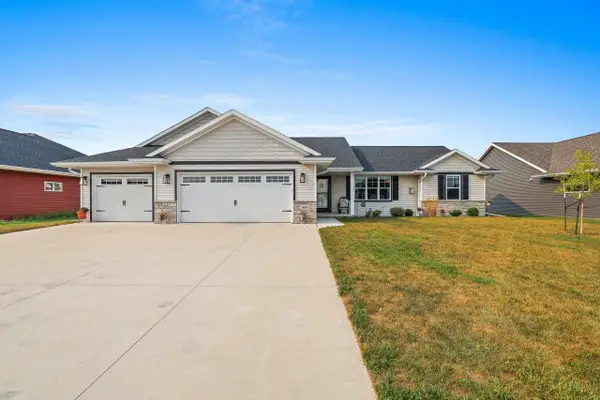 869 JOEANNA WAY, Pulaski, WI 54162