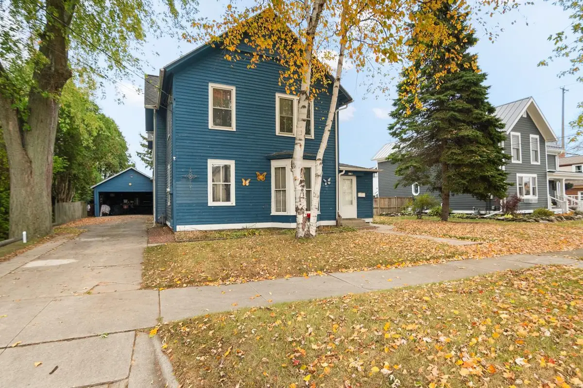 412 PARK STREET, Manitowoc, WI 54220 - #1
