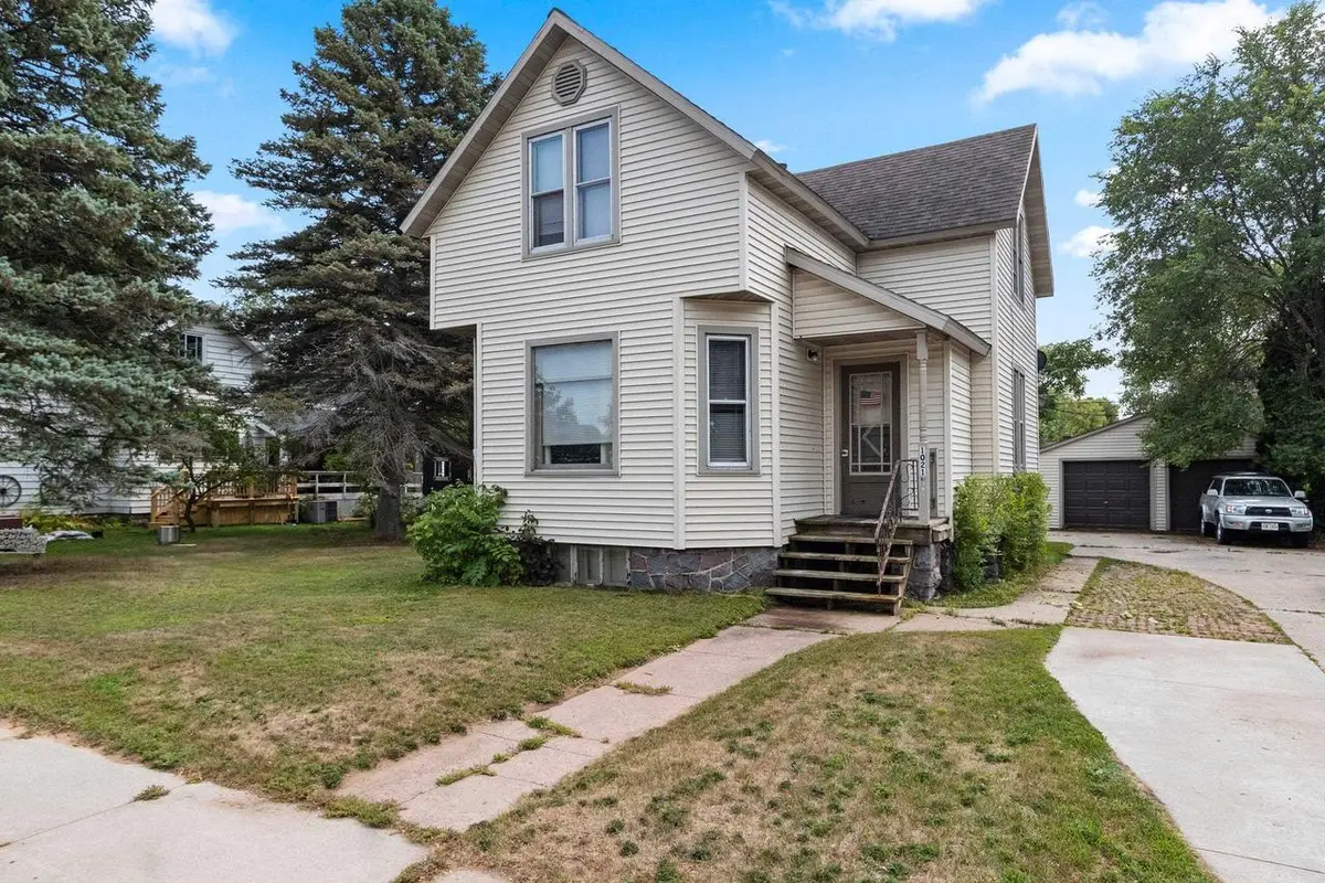 1021 CARNEY BOULEVARD, Marinette, WI 54143 - #1