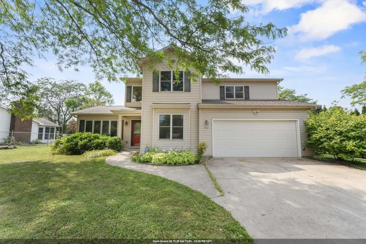 1325 S WESTHAVEN DRIVE, Oshkosh, WI 54904 - #1