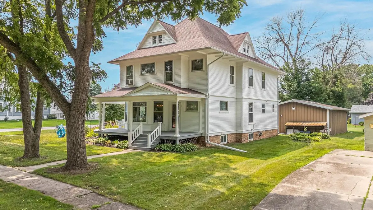 204 N 3RD STREET, Winneconne, WI 54986 - #1