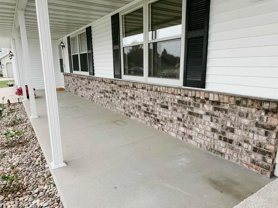 3719 N BLUERIDGE DRIVE, Appleton, WI 54914 - #2