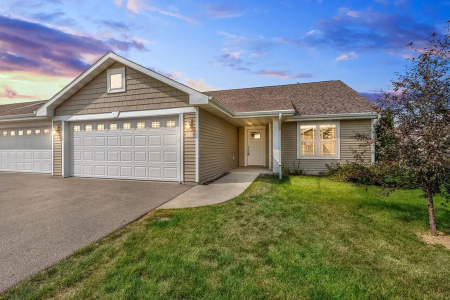 3292 ELK RIDGE DRIVE, Oshkosh, WI 54904 - #3