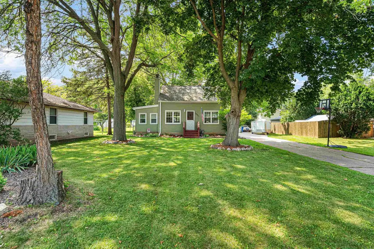 1427 OAK STREET, Oshkosh, WI 54901 - #1