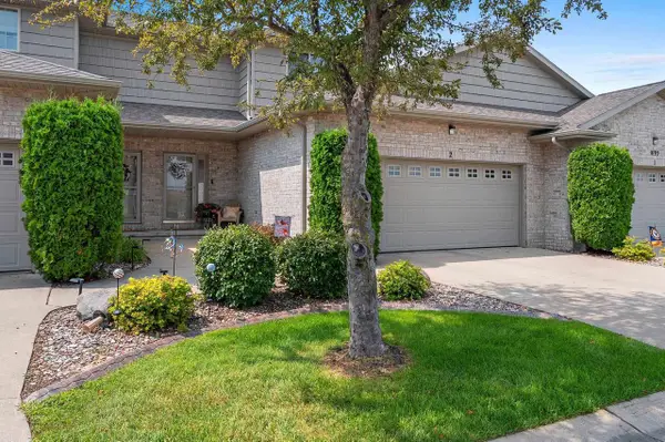 1693 MAIN CIRCLE  #2, Ashwaubenon, WI 54115