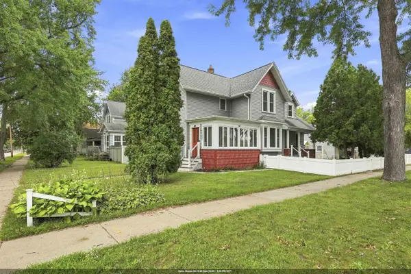 1102 W LAWRENCE STREET, Appleton, WI 54914