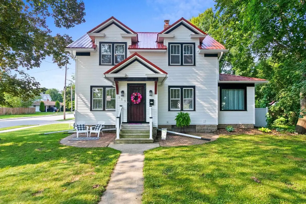 315 W GREEN BAY STREET, Shawano, WI 54166 - #1