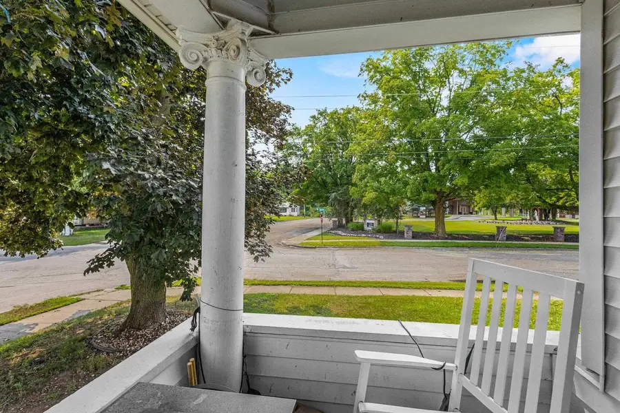 125 S GARDEN AVENUE, Gillett, WI 54124 - #3