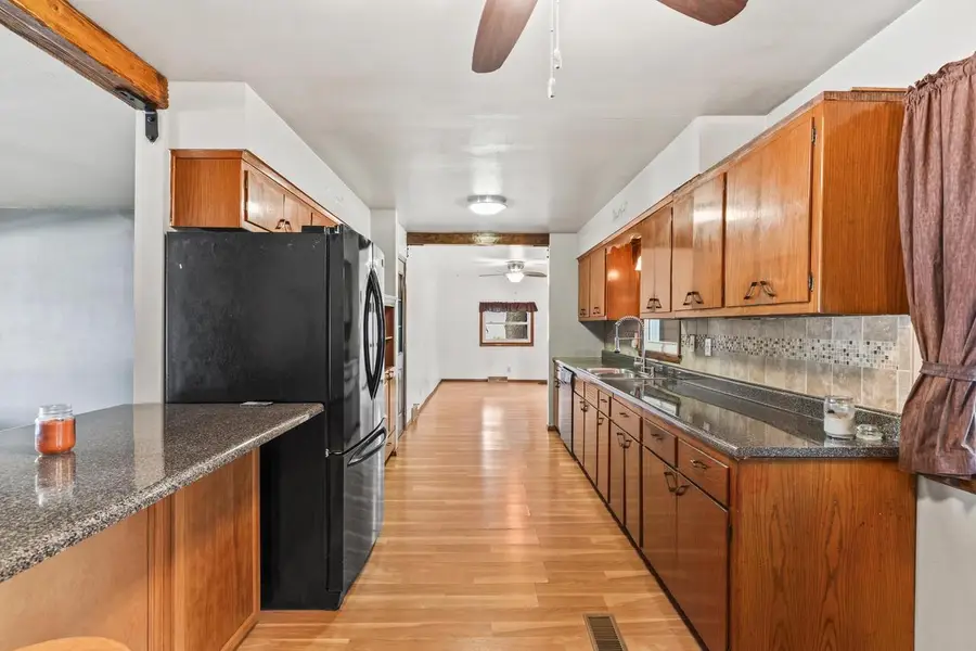 2899 W 9TH AVENUE, Oshkosh, WI 54904 - #2