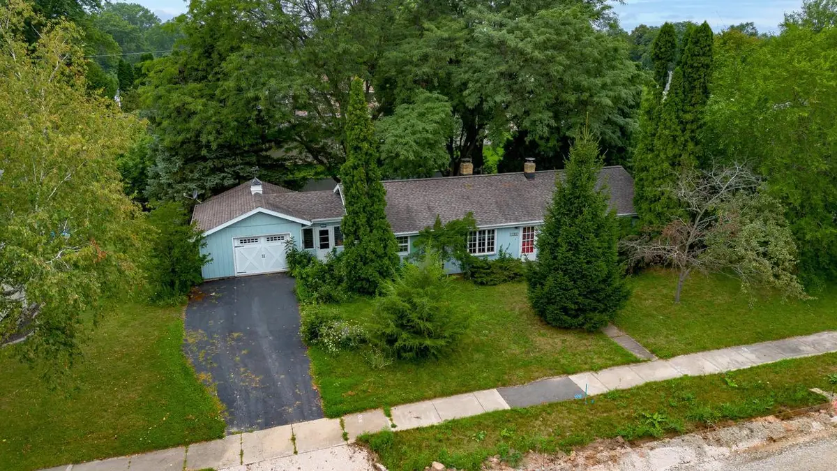 1905 N ALEXANDER STREET, Appleton, WI 54911 - #1