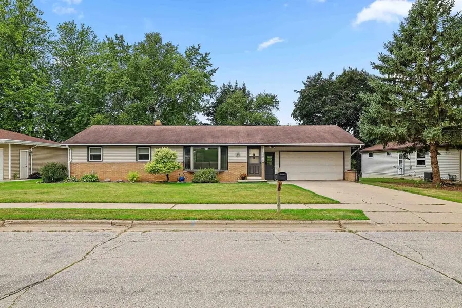374 SKYLINE BOULEVARD, Green Bay, WI 54302 - #2