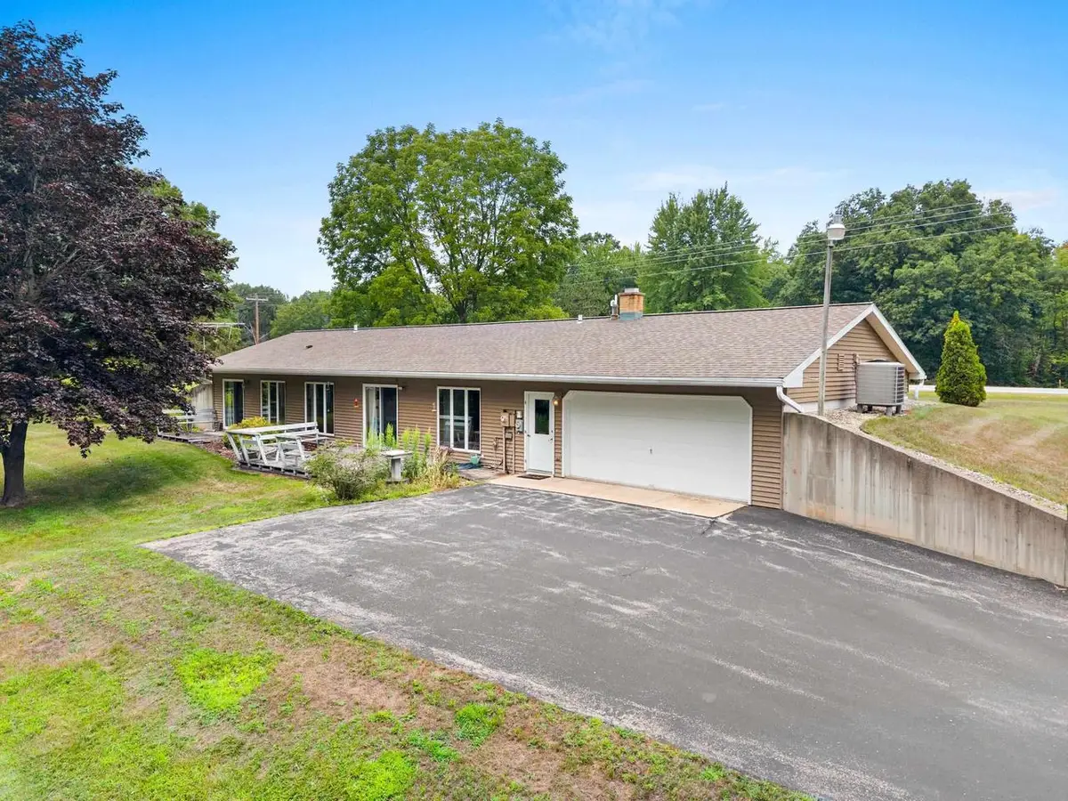 5895 STATE HWY 22, Lena, WI 54139 - #1