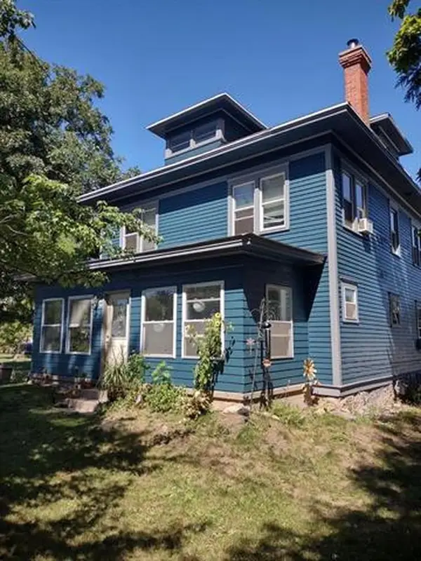 132 E SCHOOL STREET, Hancock, WI 54943