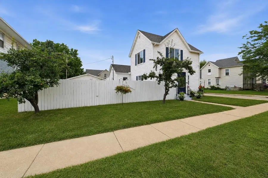 129 W Scott STREET, Fond Du Lac, WI 54935 - #2