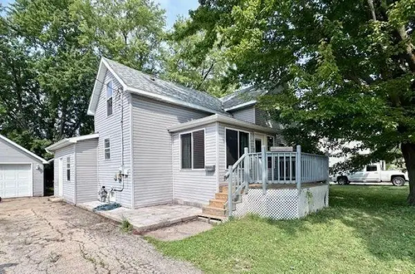 533 E PEARL STREET, Seymour, WI 54165
