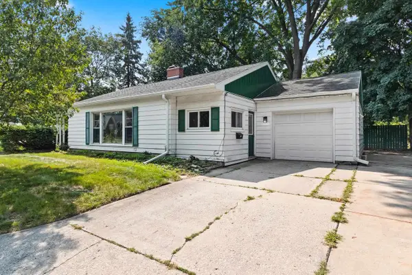 101 W WHITNEY STREET, Green Bay, WI 54301
