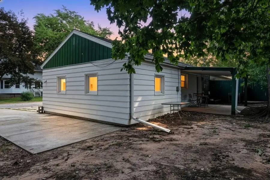 101 W WHITNEY STREET, Green Bay, WI 54301 - #2