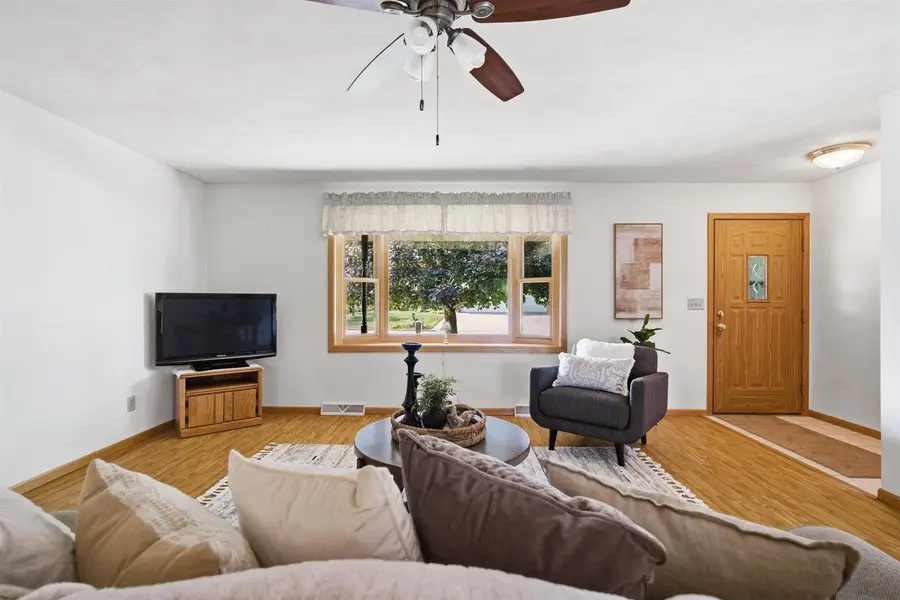1405 PINEWOOD COURT, New London, WI 54961 - #3