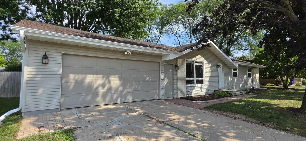 2208 N LINWOOD AVENUE, Appleton, WI 54914 - #1