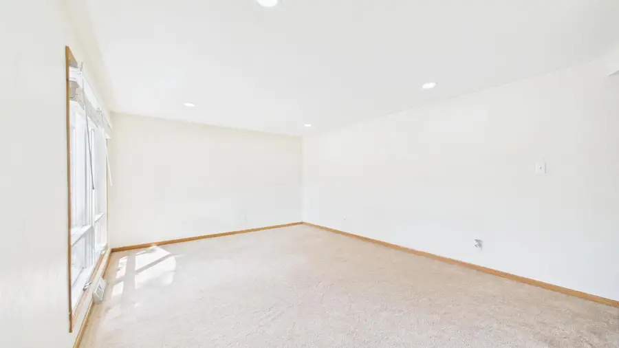 2208 N LINWOOD AVENUE, Appleton, WI 54914 - #3