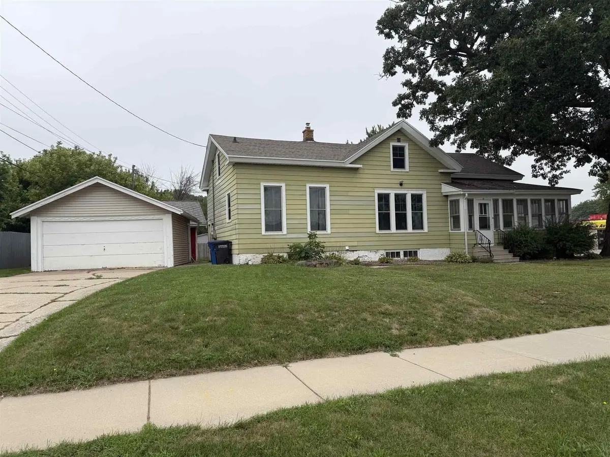 4 PROSPECT AVENUE, Oshkosh, WI 54901 - #1