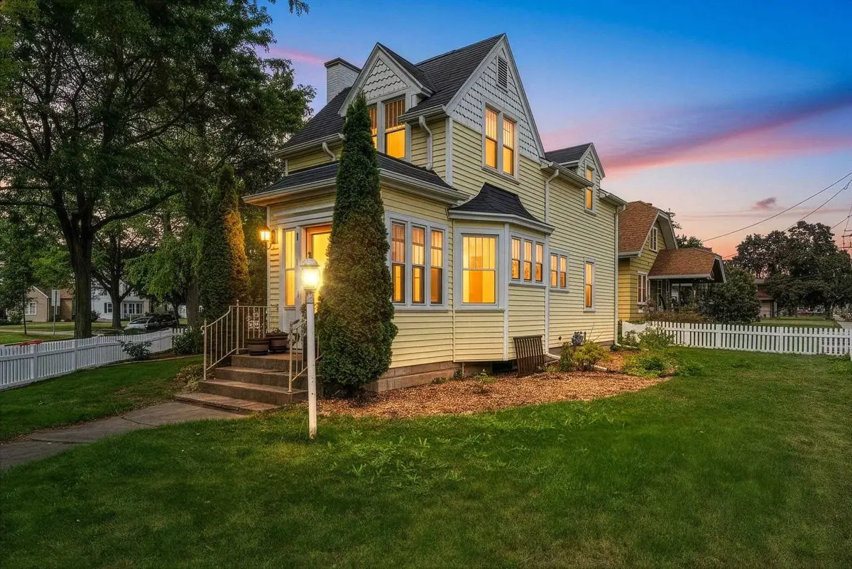 1312 W PACKARD STREET, Appleton, WI 54914 - #1
