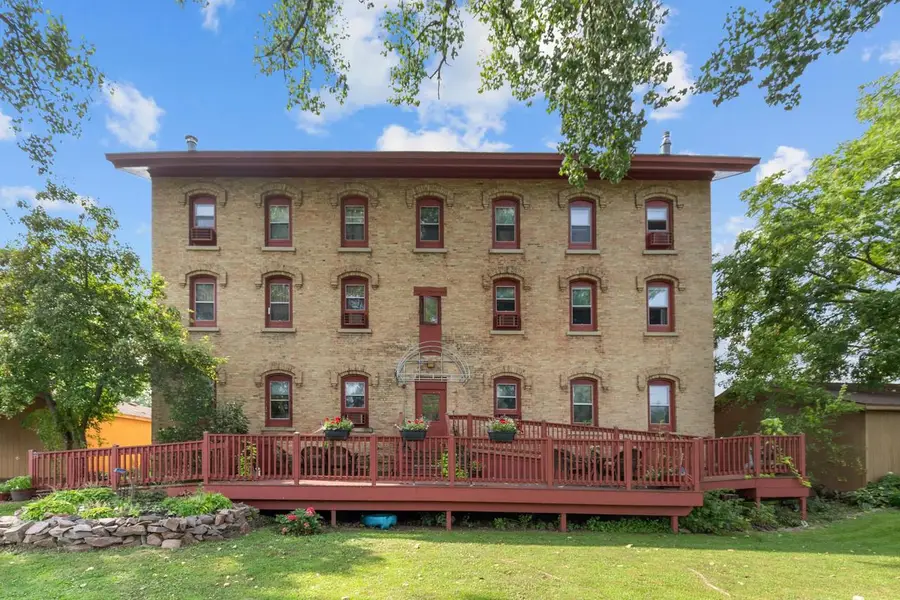 251 E MAIN STREET  #201, Omro, WI 54963 - #3