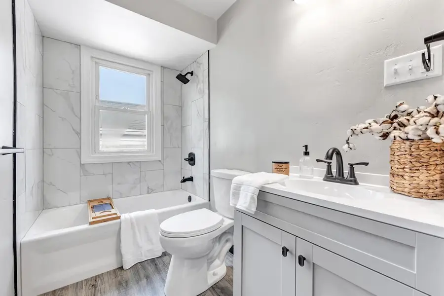 2302 GLENDALE AVENUE, Green Bay, WI 54303 - #2