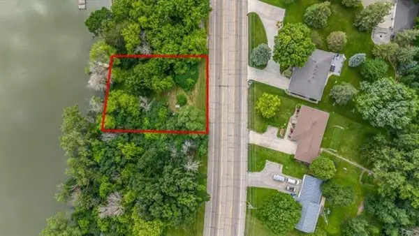3015 E WISCONSIN AVENUE, Appleton, WI 54911