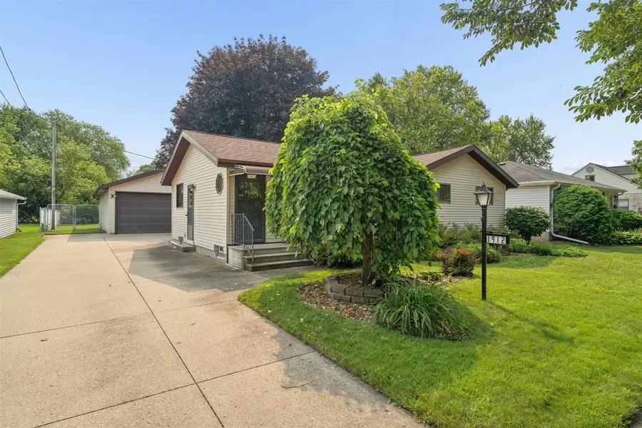 1912 S WALDEN AVENUE, Appleton, WI 54915 - #2