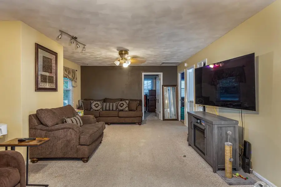 1049 GILLINGHAM ROAD, Neenah, WI 54956 - #3