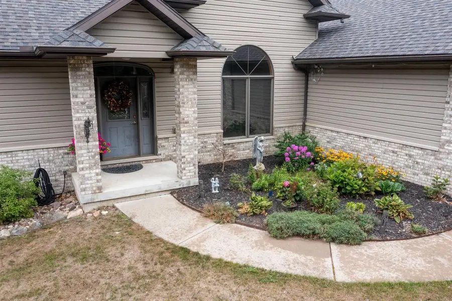 W13424 BURR OAK COURT, Coloma, WI 54930 - #2