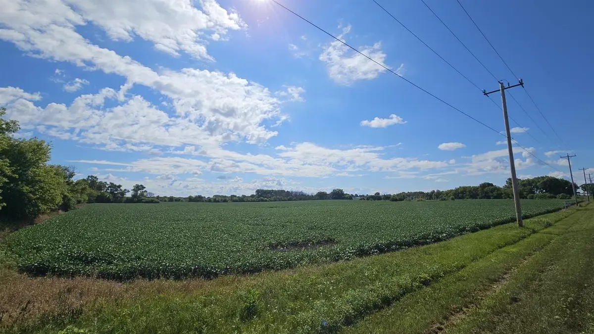 3400 N MAYFLOWER DRIVE, Appleton, WI 54913 - #1