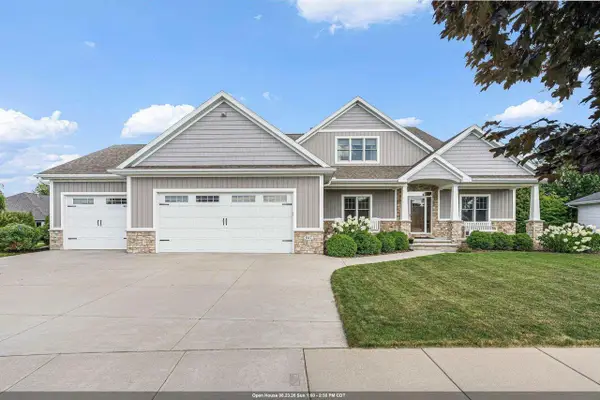 647 RUSCH DRIVE, Combined Locks, WI 54113