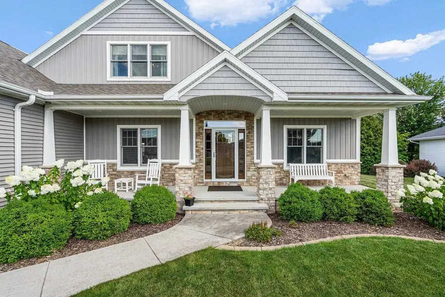 647 RUSCH DRIVE, Combined Locks, WI 54113 - #2