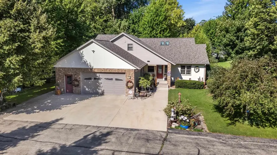 223 WOODLAND DRIVE, Waupun, WI 53963 - #2