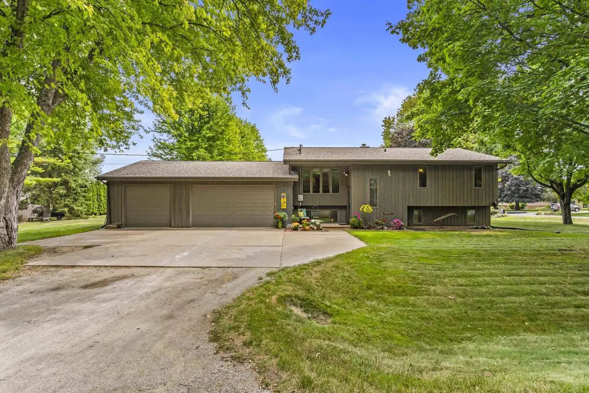 1261 GAVIN ROAD, Neenah, WI 54956 - #1