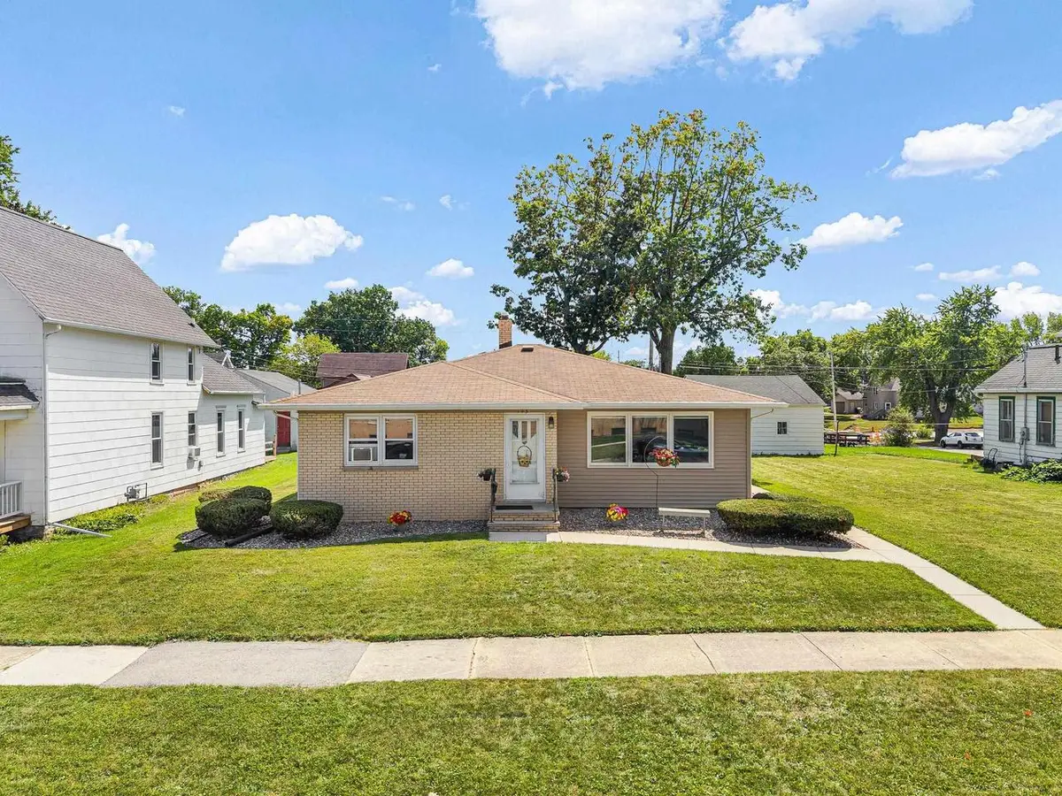 123 W 8TH STREET, Kaukauna, WI 54130 - #1