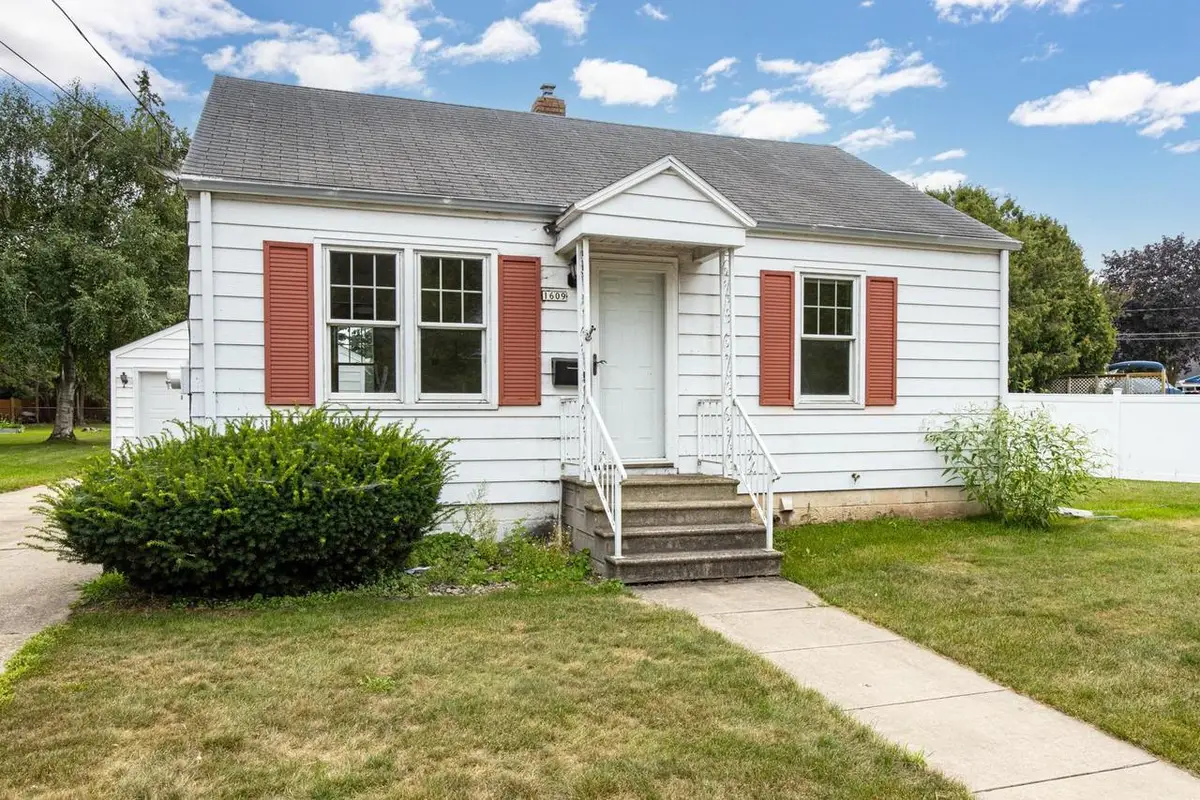 1609 W MURDOCK AVENUE, Oshkosh, WI 54901 - #1