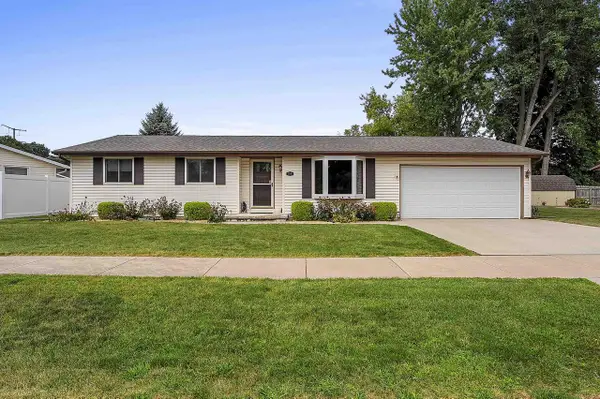 2360 KINCAID AVENUE, Oshkosh, WI 54904
