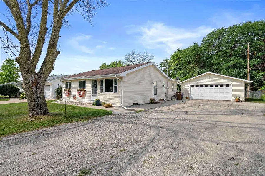 1008 MEADOWVIEW DRIVE, Menasha, WI 54952 - #2