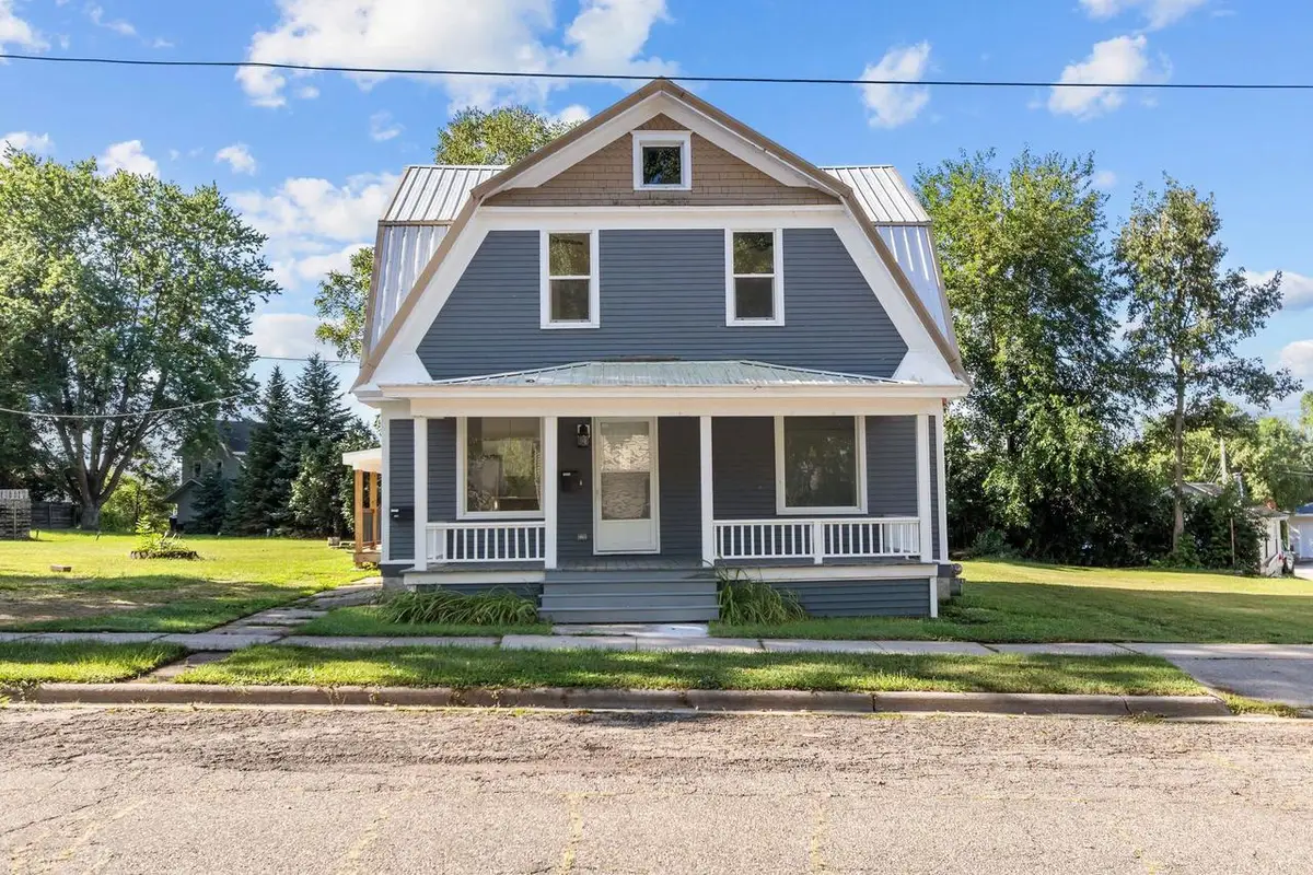 222 W MOORE STREET, Berlin, WI 54923 - #1