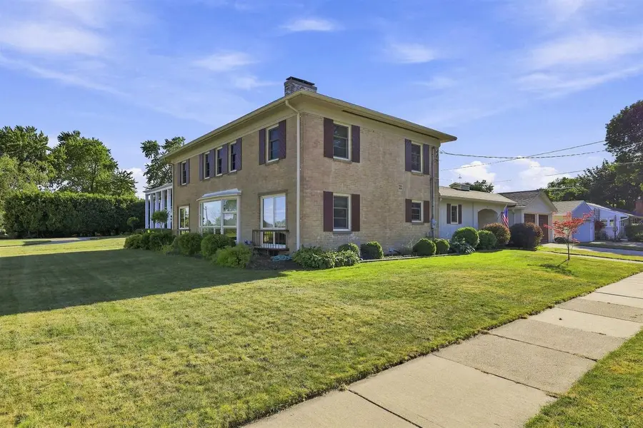 1117 BALDWIN AVENUE, Oshkosh, WI 54901 - #2