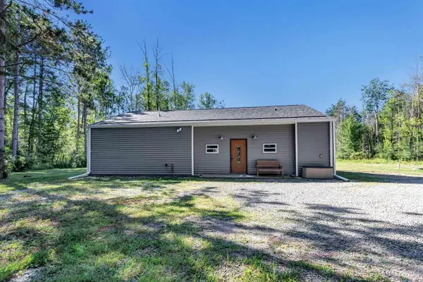 3841 SAMPSON ROAD, Little Suamico, WI 54141