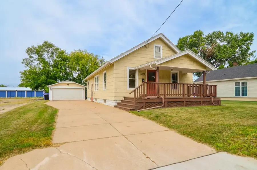 1323 N KENILWORTH AVENUE, Appleton, WI 54911 - #2
