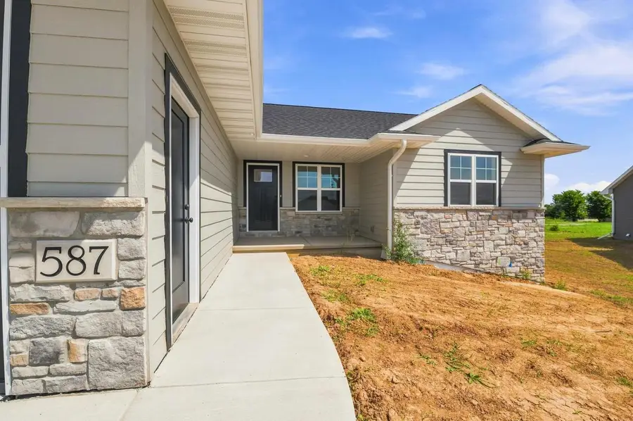 587 EMERALD ISLE COURT, Wrightstown, WI 54180 - #3